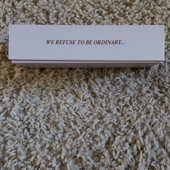 JJ Ellie Rose Quartz Facial Roller - Picture 2 of 4